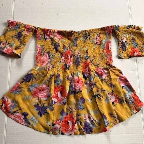 Off Shoulder Floral Top - Picture 1 of 11